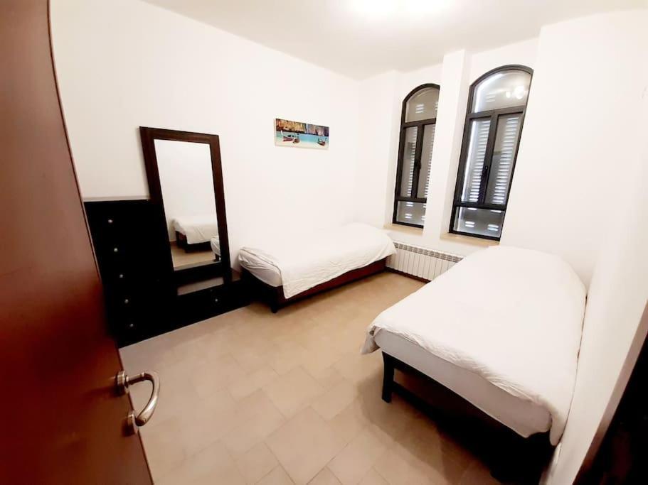 Family Apartment Near Old City Jerusalem Eksteriør billede